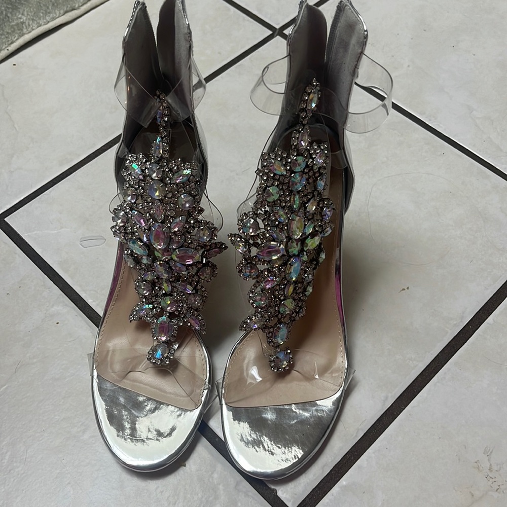 Bella Luna size 9 formal shoes bedazzled